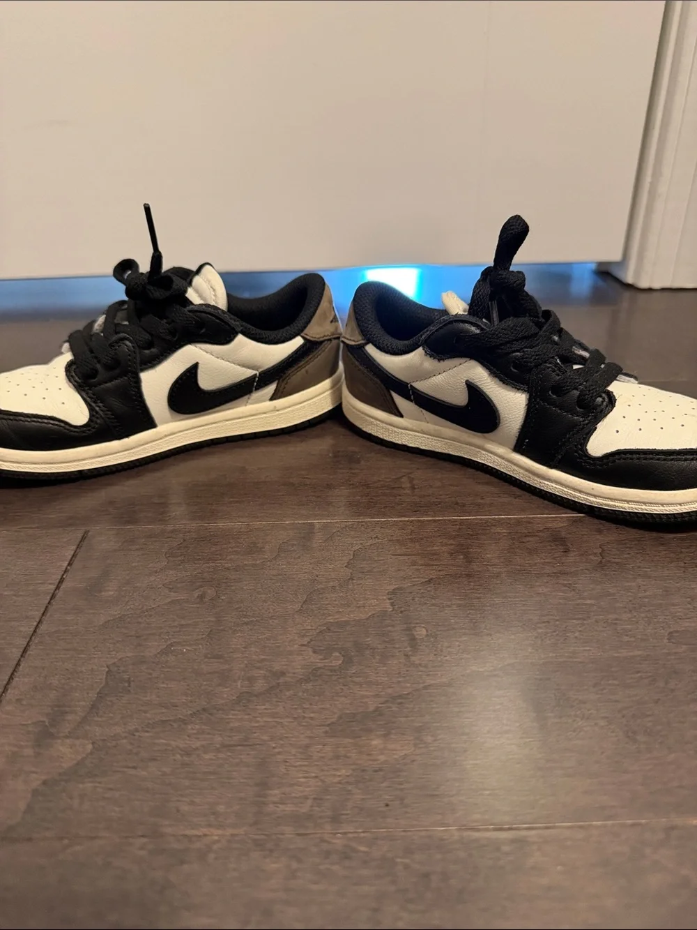 Nike Kids Black and White Low-Top Sneakers